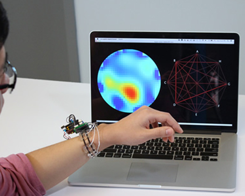 La smartwatch qui scanne votre peau pour étudier votre environnement